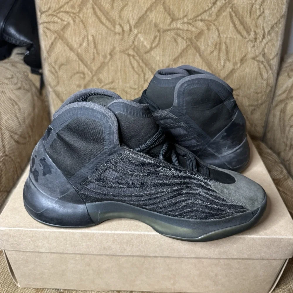 Adidas Yeezy Quantum 'Onyx' GX1317‎ Men's Shoes Size US 8.5 (Smoke